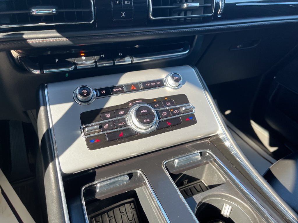 Used 2024 Gray Lincoln Premiere image 20