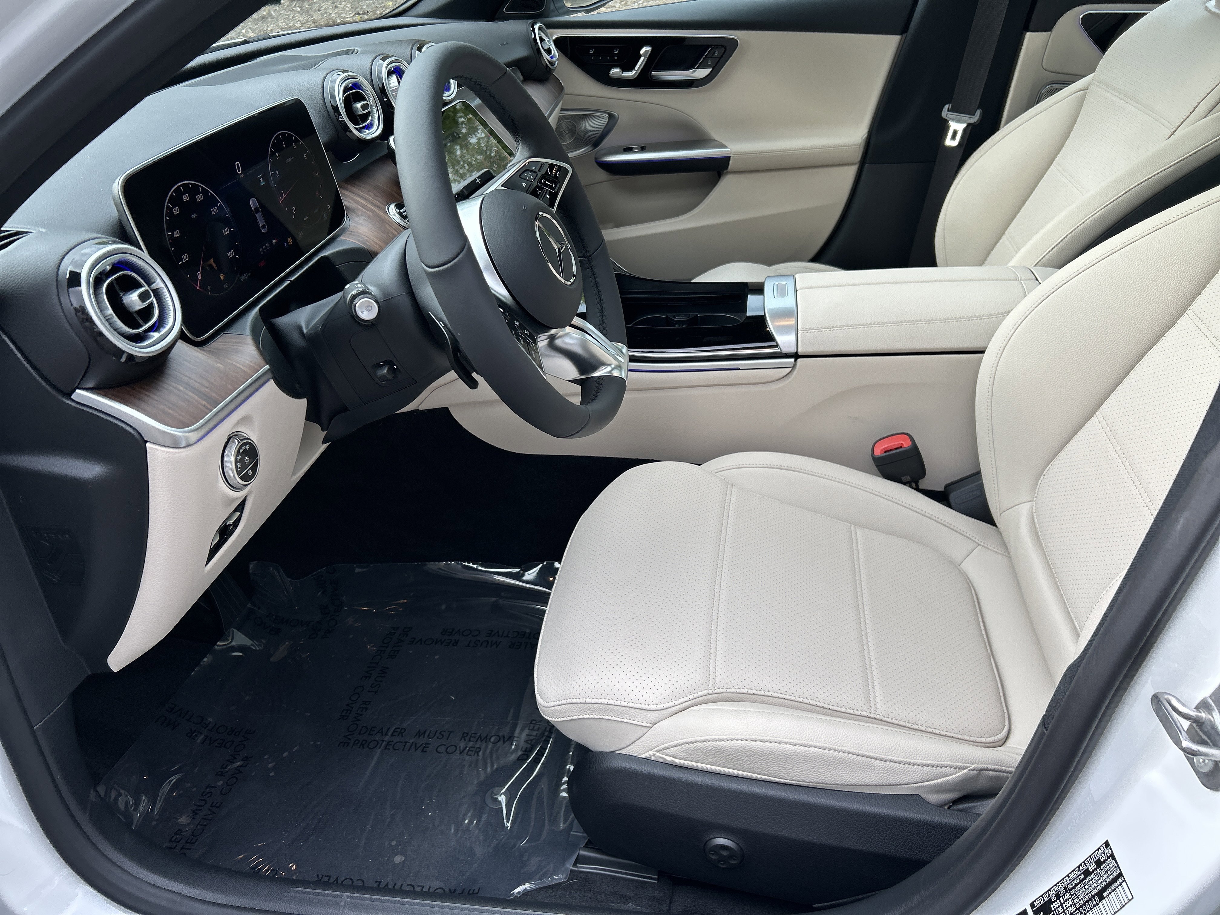 New 2026 MANUFAKTUR Moonlight White Metallic Mercedes-Benz C 300 4MATIC® Sedan image 20