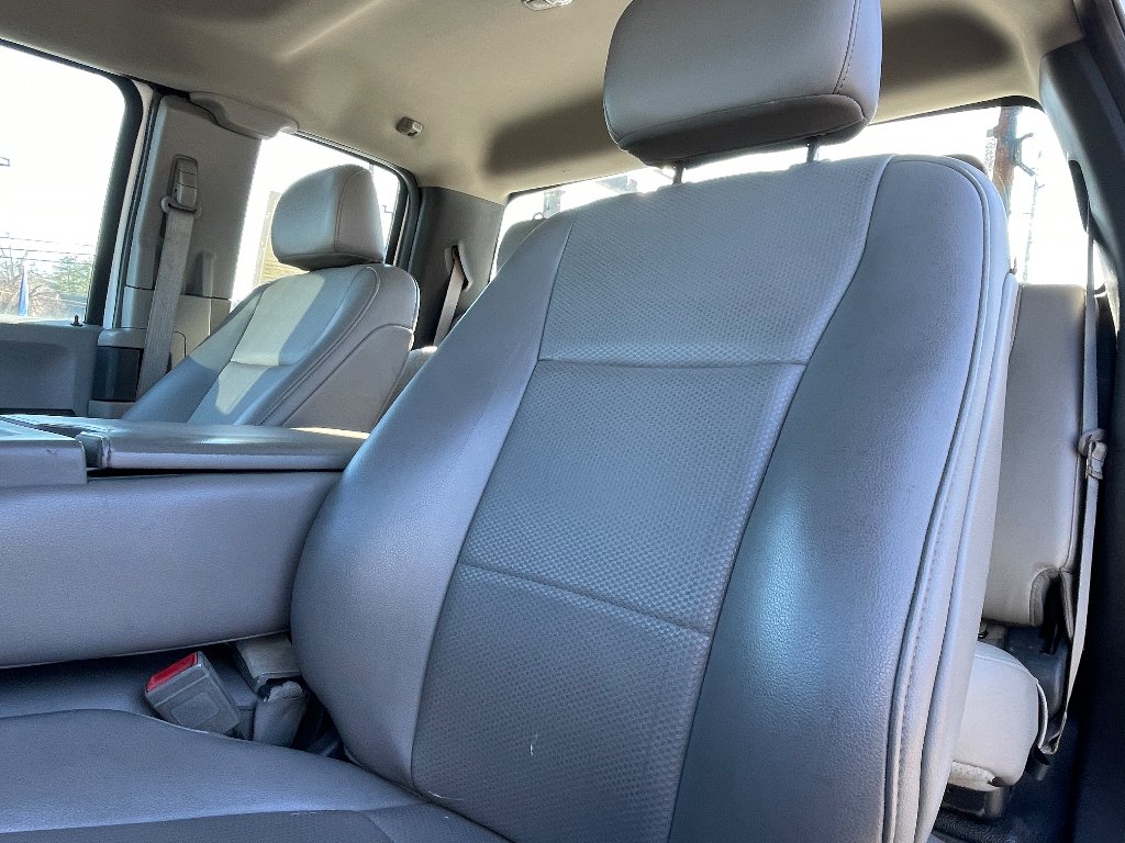 Used 2019 Oxford White Ford XL image 15