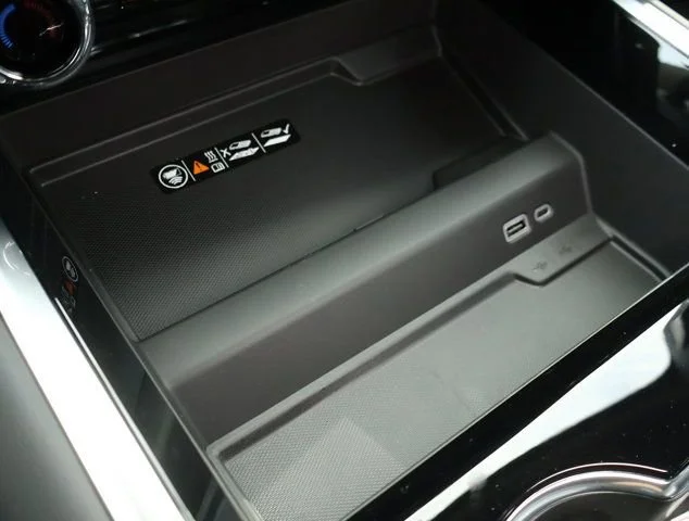 2026 Chevrolet Suburban High Country - Photo 22