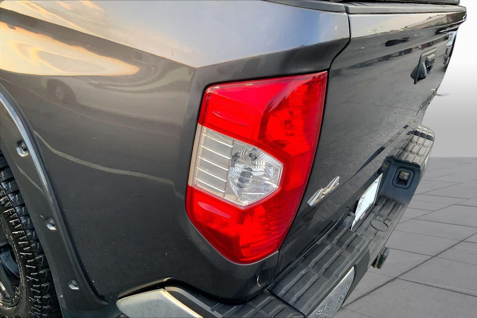 Used 2018 Magnetic Gray Metallic Toyota SR5 image 27