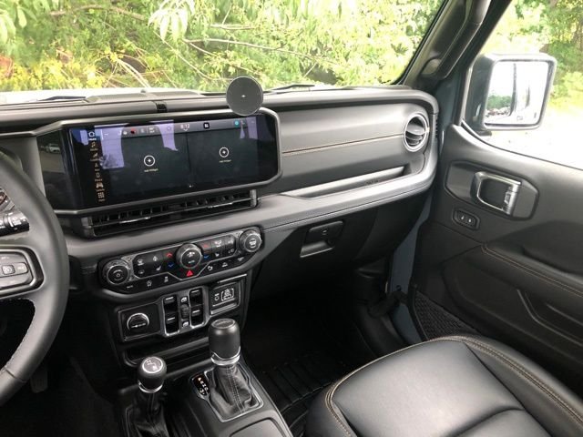 Used 2025 Gray Jeep High Tide image 28