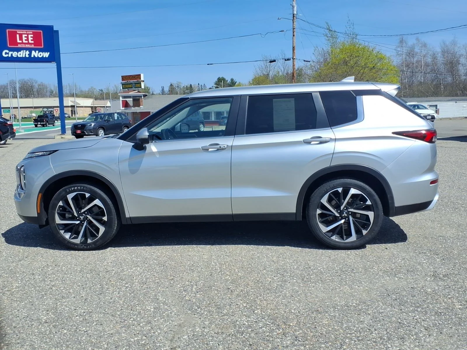 Used 2024 Silver Alloy Mitsubishi SE image 8