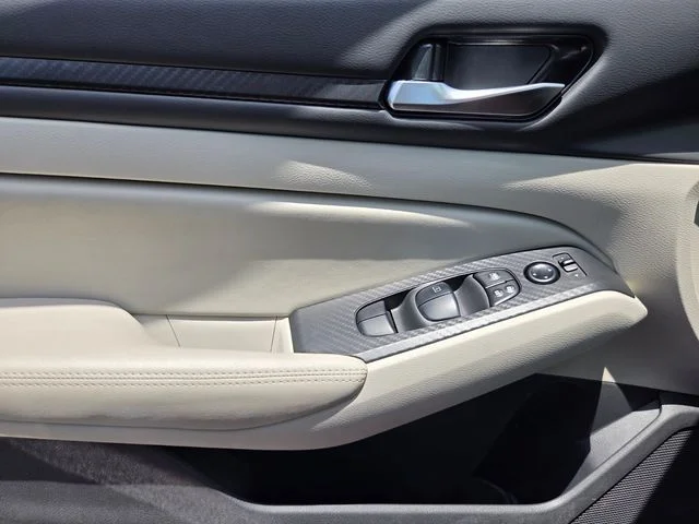 2025 Nissan Altima SV - Photo 32