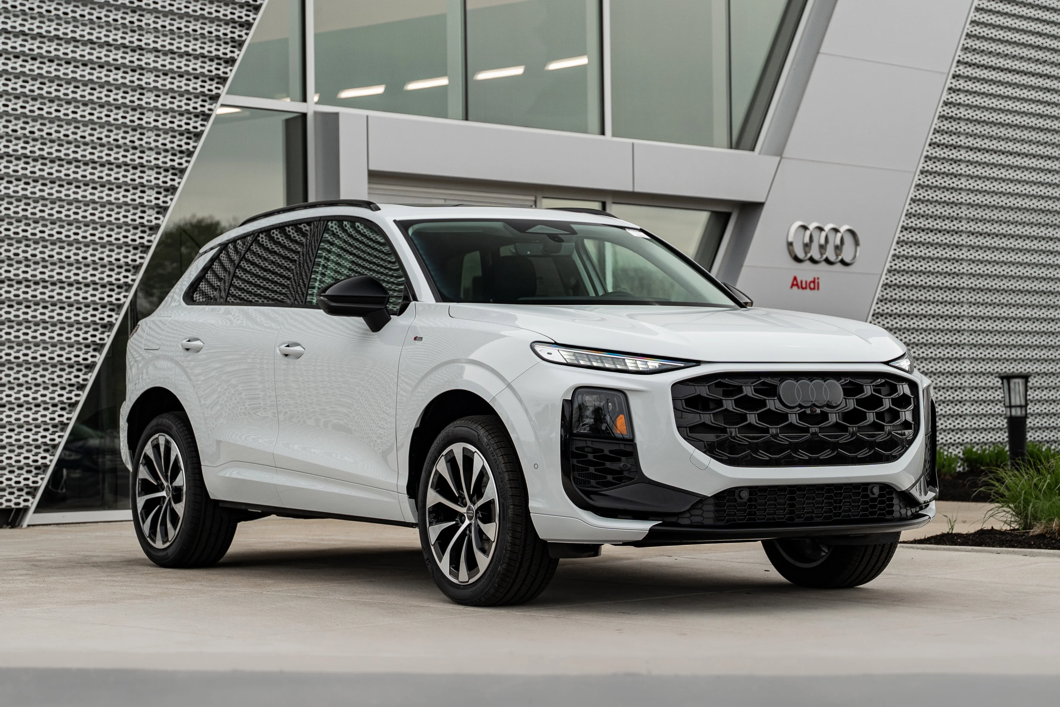 2026 Audi Q3 S line quattro's photo