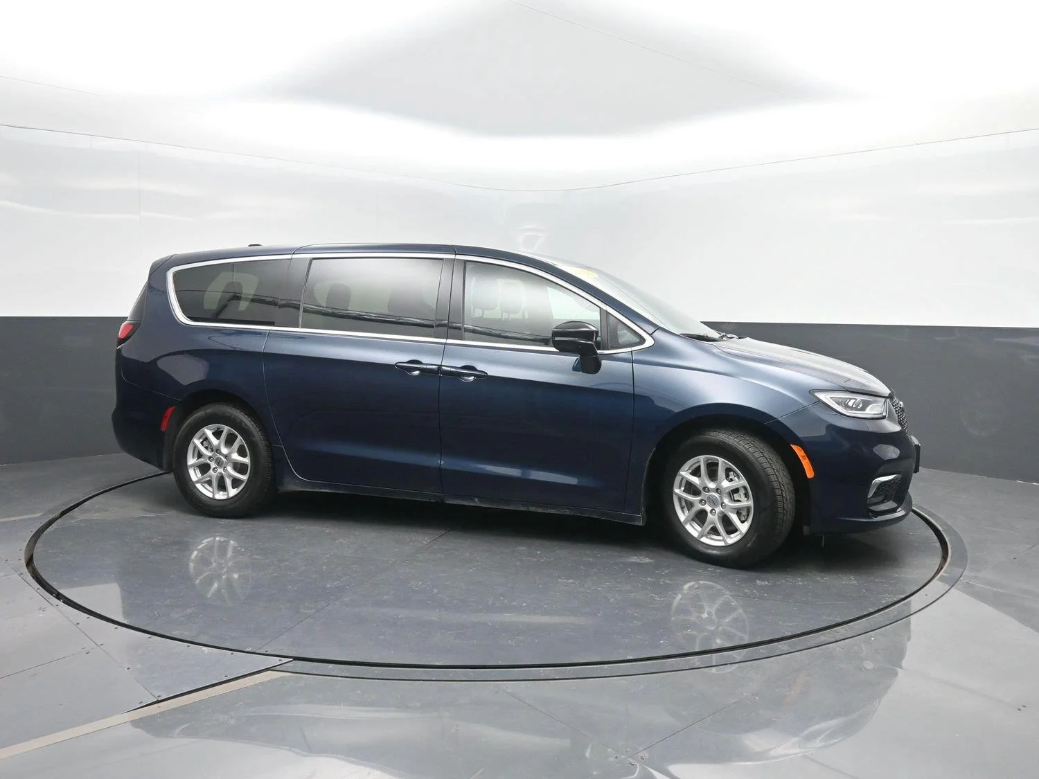 Used 2024 Fathom Blue Pearlcoat Chrysler Touring image 3