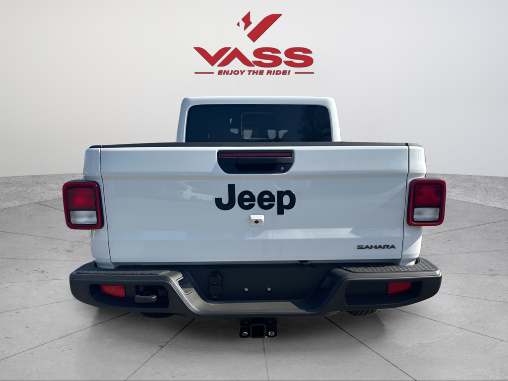 New 2026 Bright White Clear-Coat Exterior Paint Jeep Sahara image 4