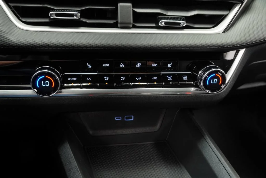 New 2027 Sterling Gray Metallic Chevrolet AWD LT image 17