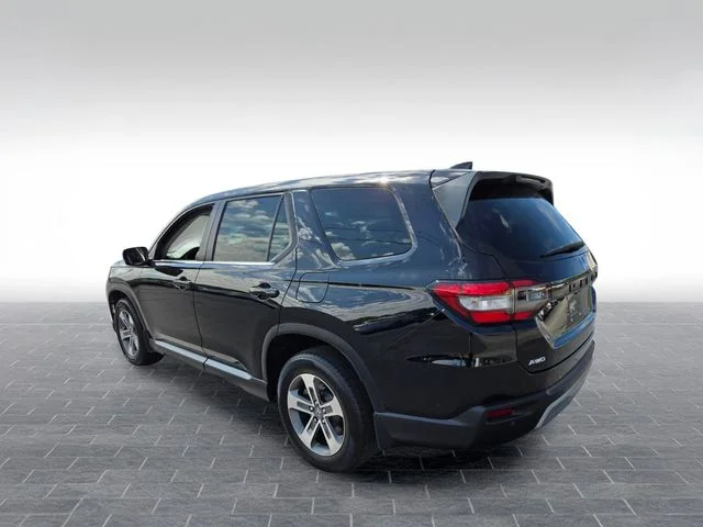 Used 2025 Black Honda EX-L image 5