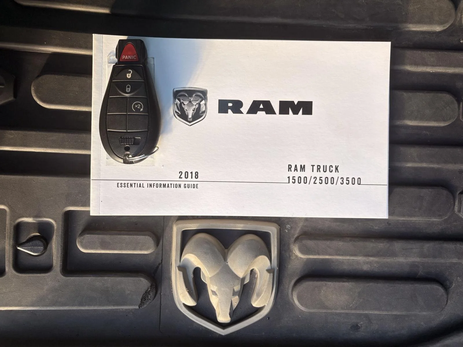 Used 2018 True Blue Pearlcoat Ram Big Horn image 21