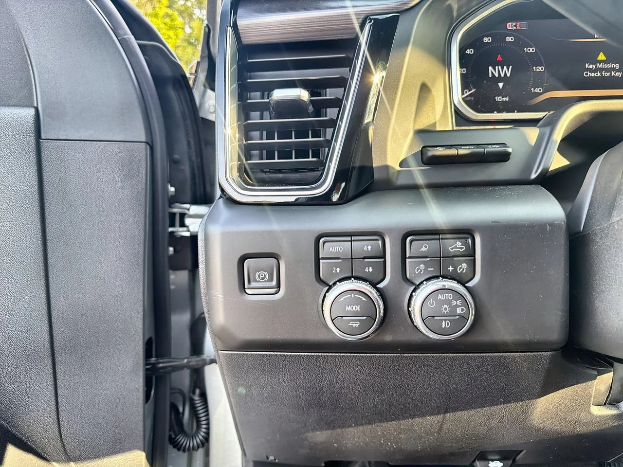 2026 GMC Sierra 2500HD Denali Ultimate - Photo 15