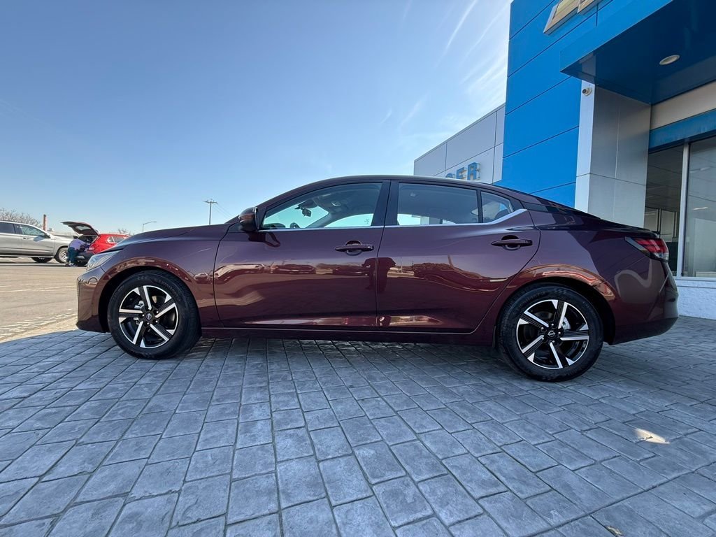 Used 2024  Nissan SV image 8