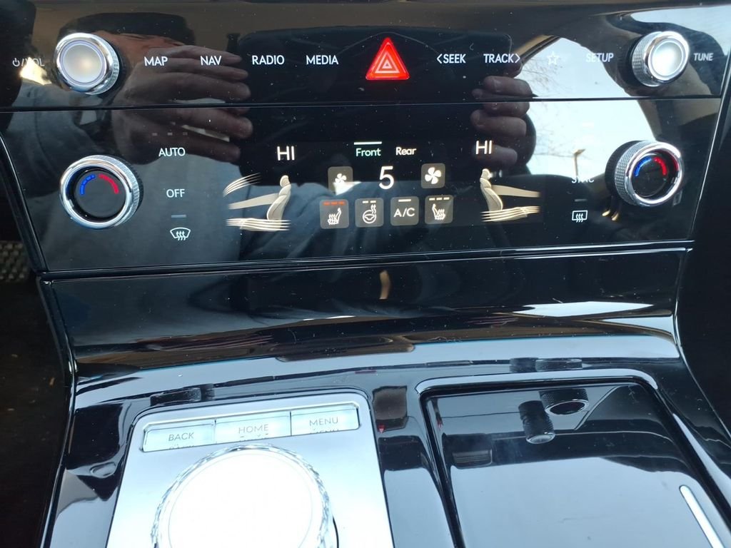 Used 2025 Silver Genesis 2.5T image 22