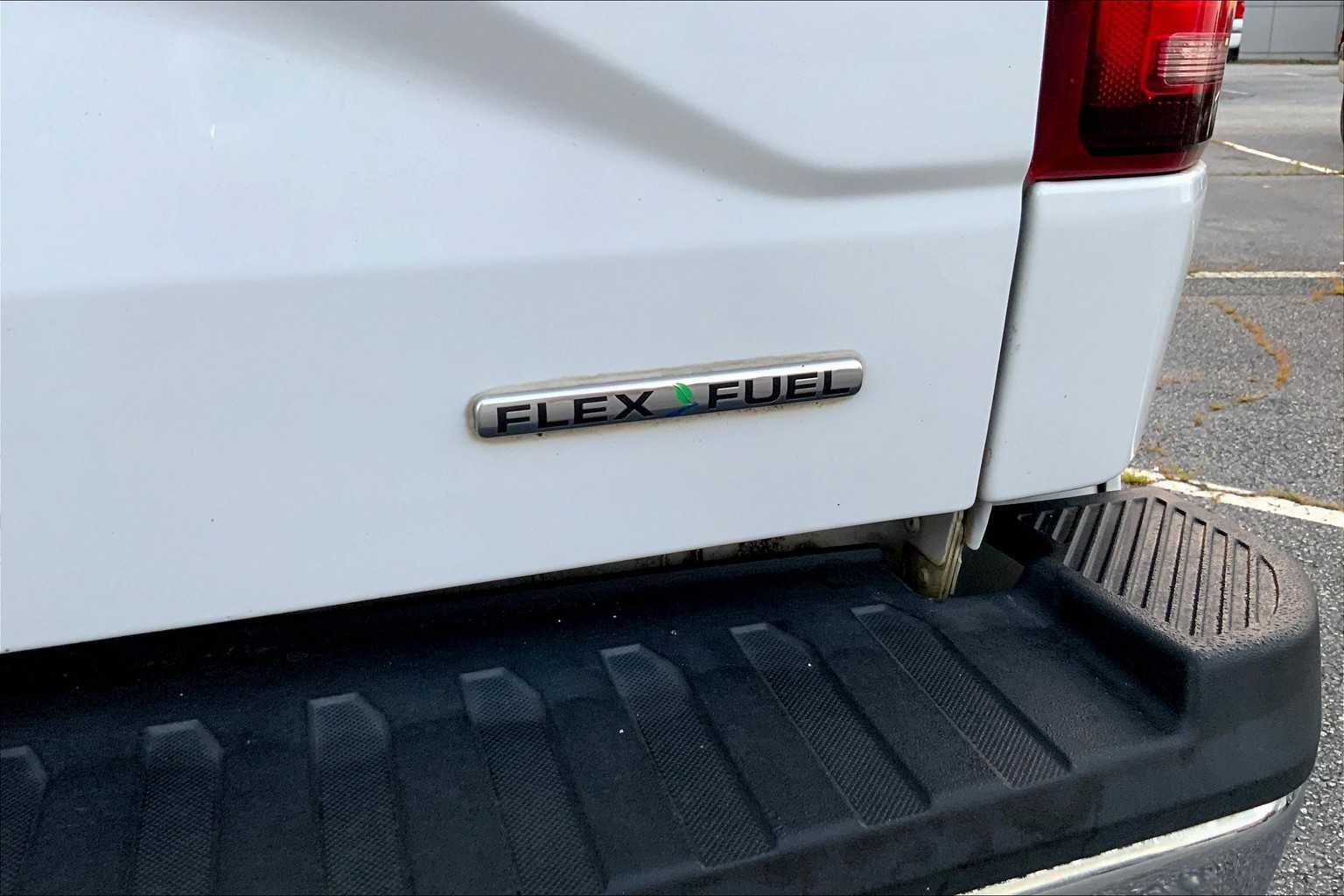 Used 2016 Oxford White Ford XLT image 10