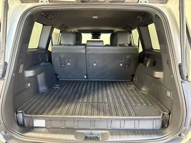 Used 2024 Pearl Toyota Base image 22