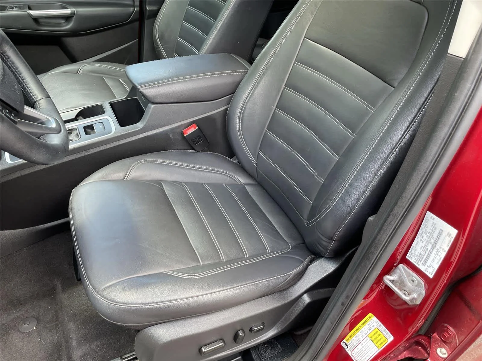 Used 2018 Ruby Red Metallic Tinted Clearcoat Ford SEL image 12