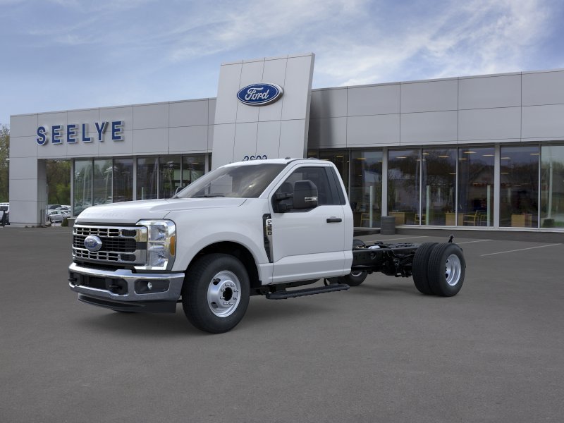 New 2026 Oxford White Ford F-350® XL image 1