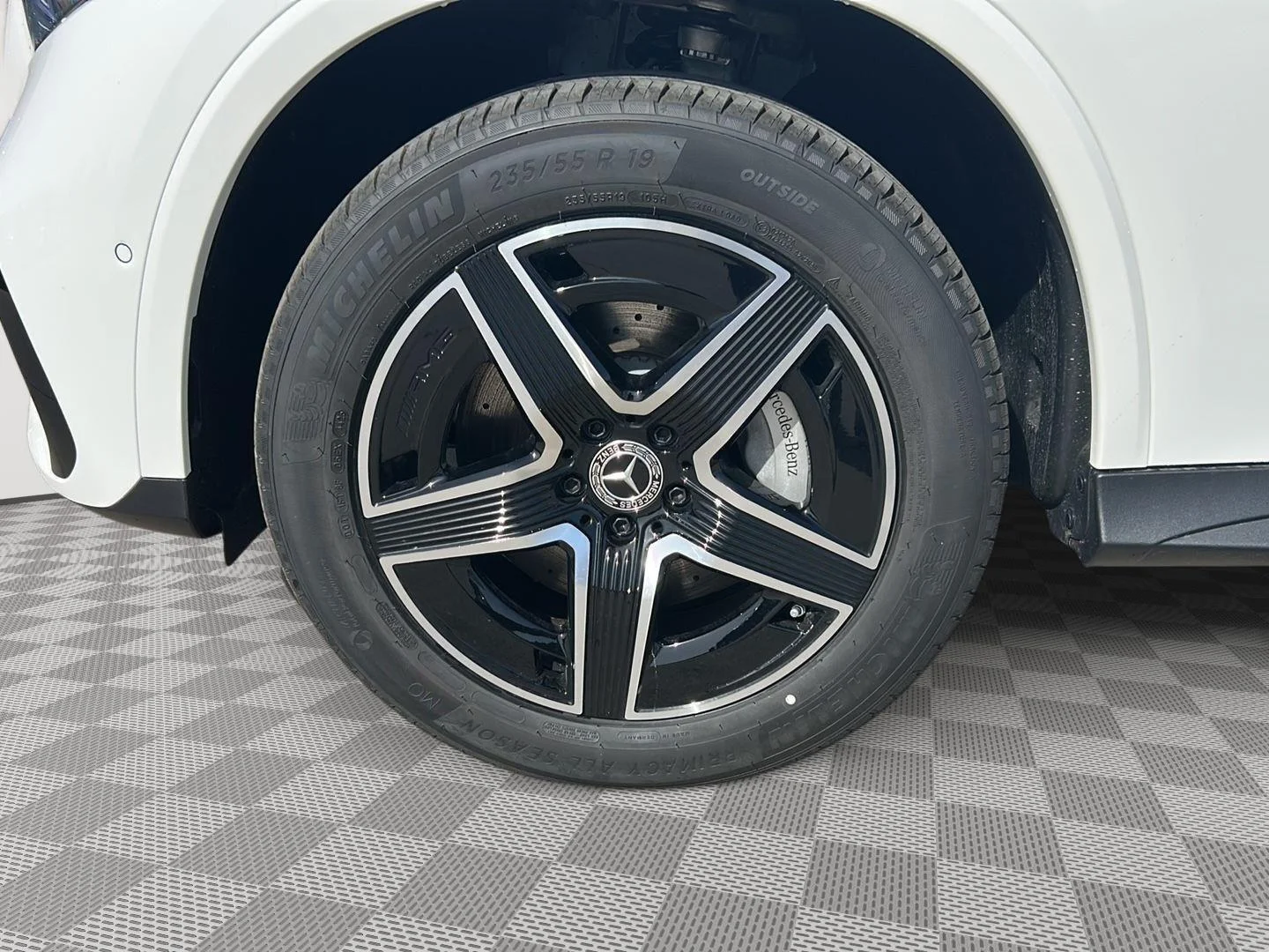 New 2026 Polar White Mercedes-Benz GLC 300 image 9