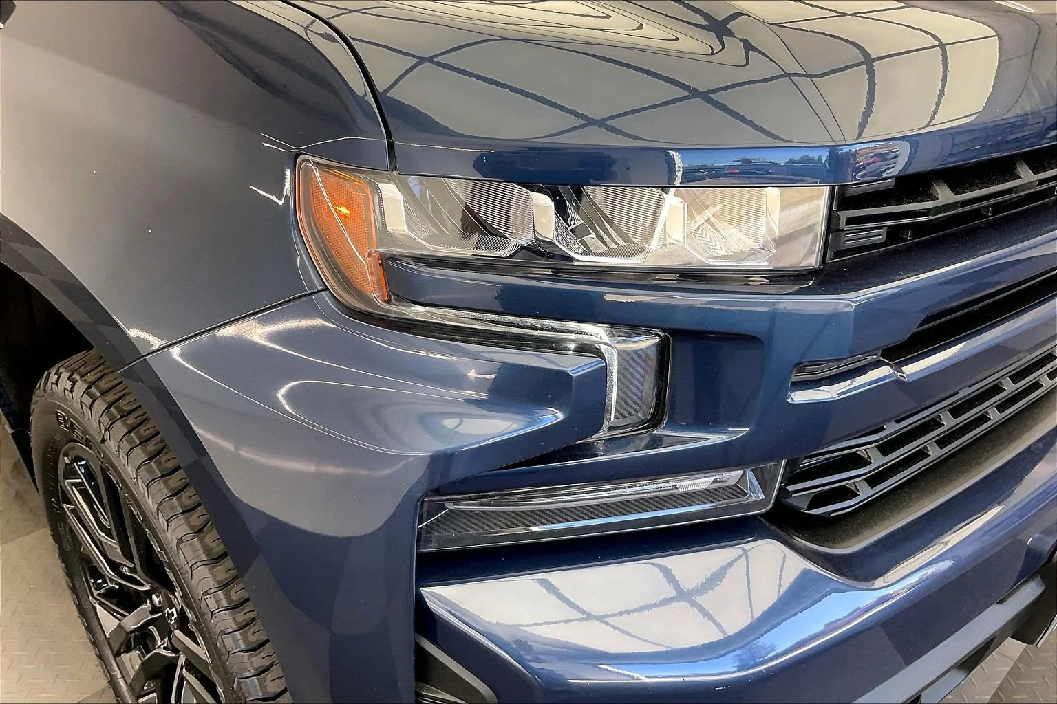 Used 2021 Northsky Blue Metallic Chevrolet RST image 28