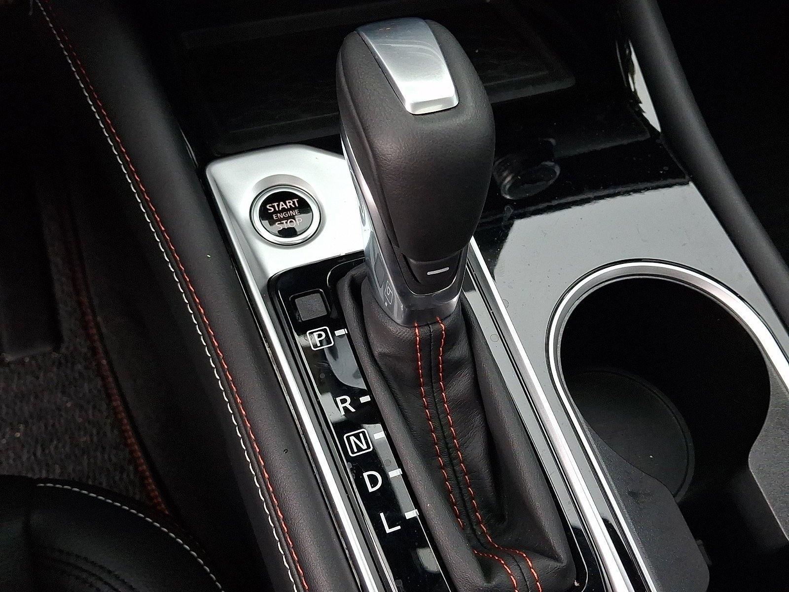 2025 Nissan Altima SR - Photo 7