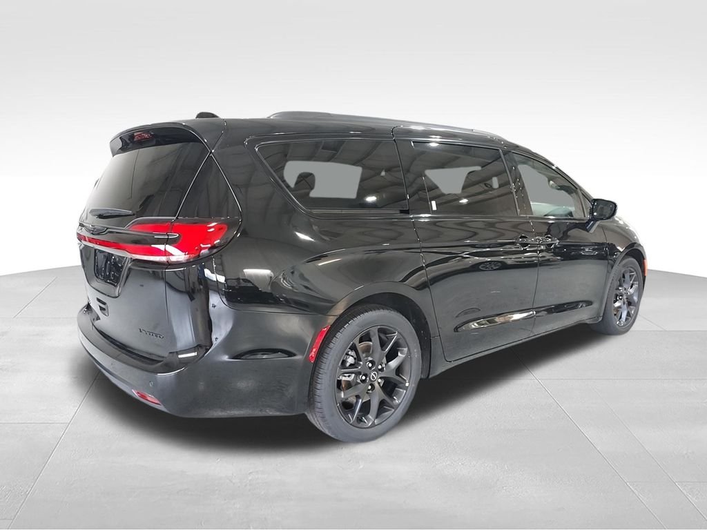 2026 Chrysler Pacifica Limited - Photo 11