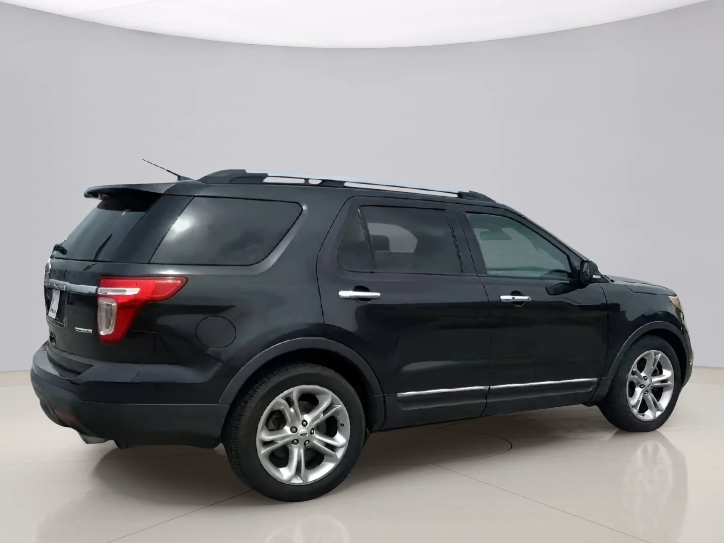 Used 2015 Black Ford LIMITED image 9