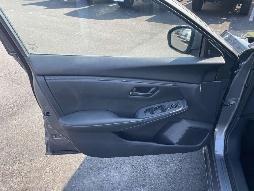 Used 2025 Gray Nissan S image 15