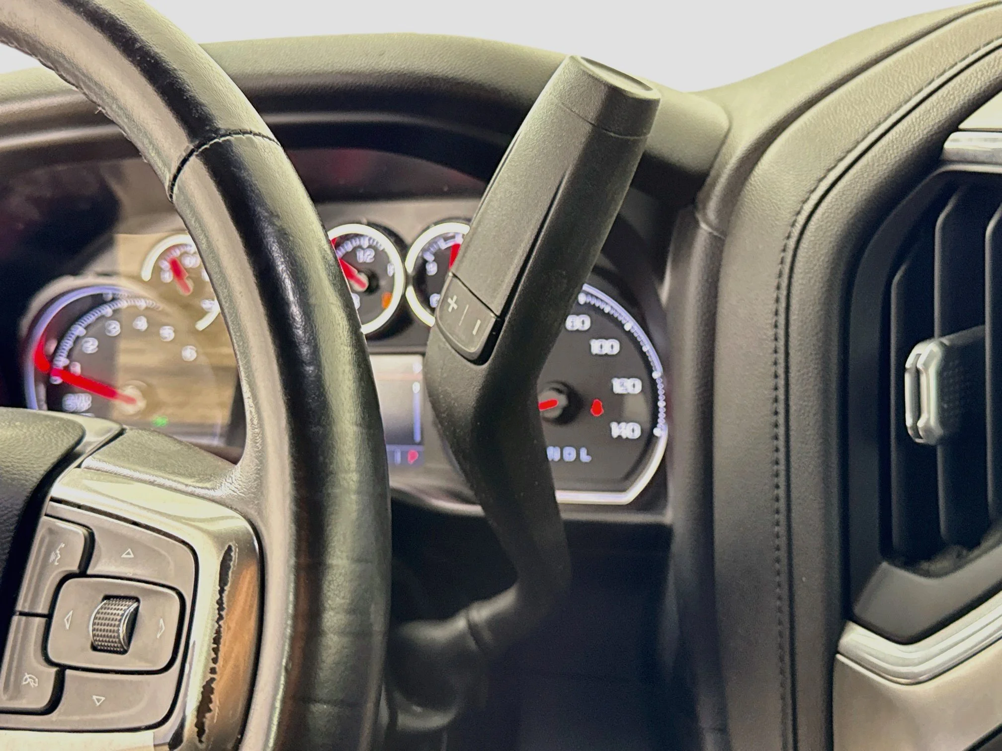 Used 2022 Oxford Brown Metallic Chevrolet LT image 18