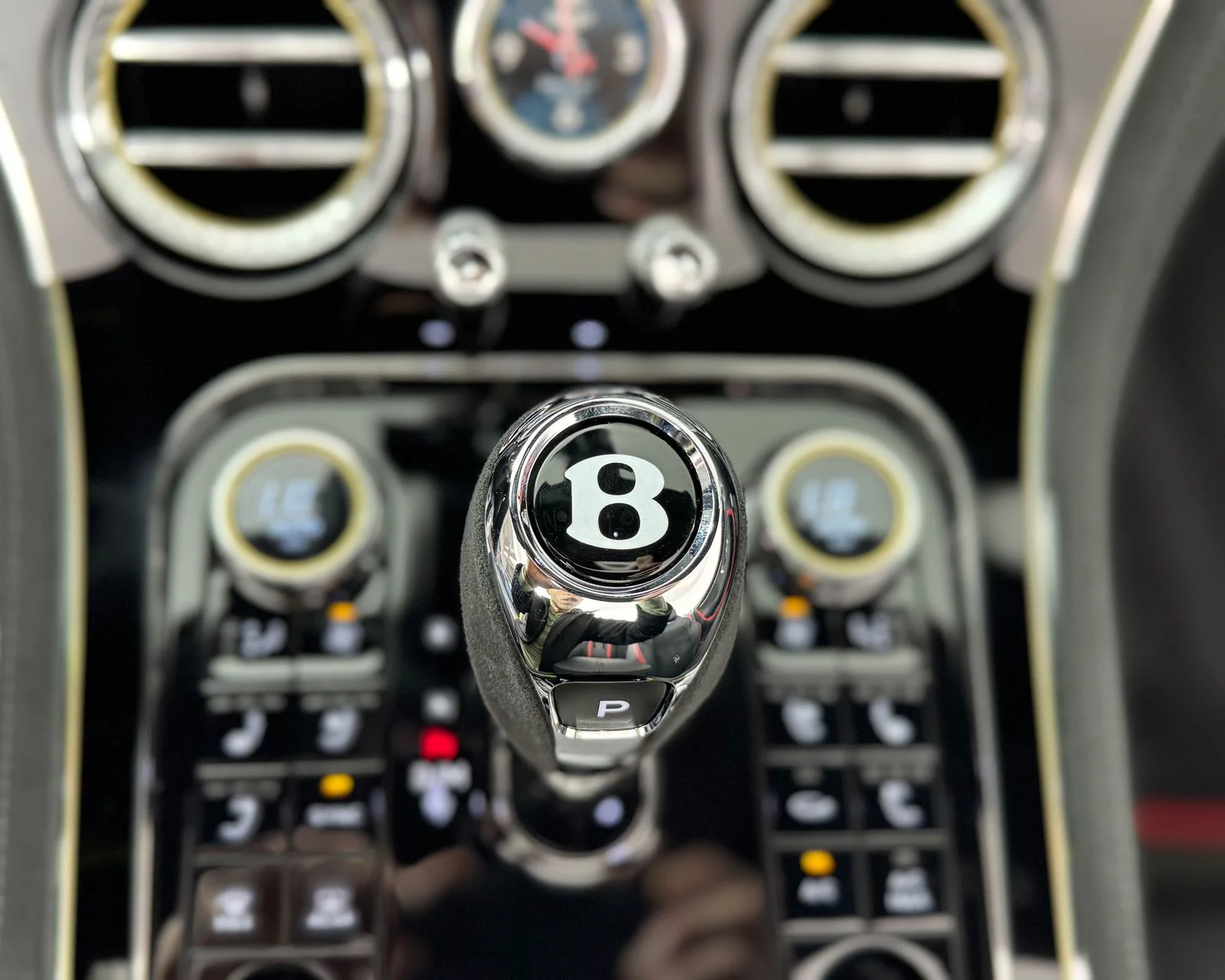 New 2025 Glacier White Bentley Speed image 27