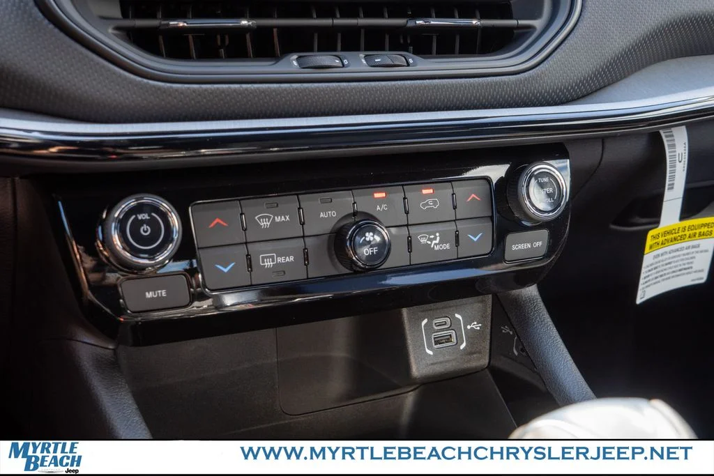 New 2026 Sting-Gray Clear-Coat Exterior Paint Jeep Trailhawk image 25