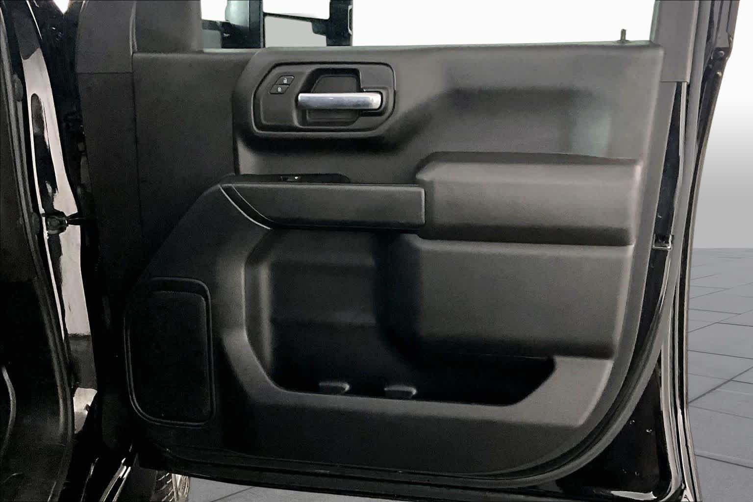 Used 2022 Black Chevrolet Custom image 21