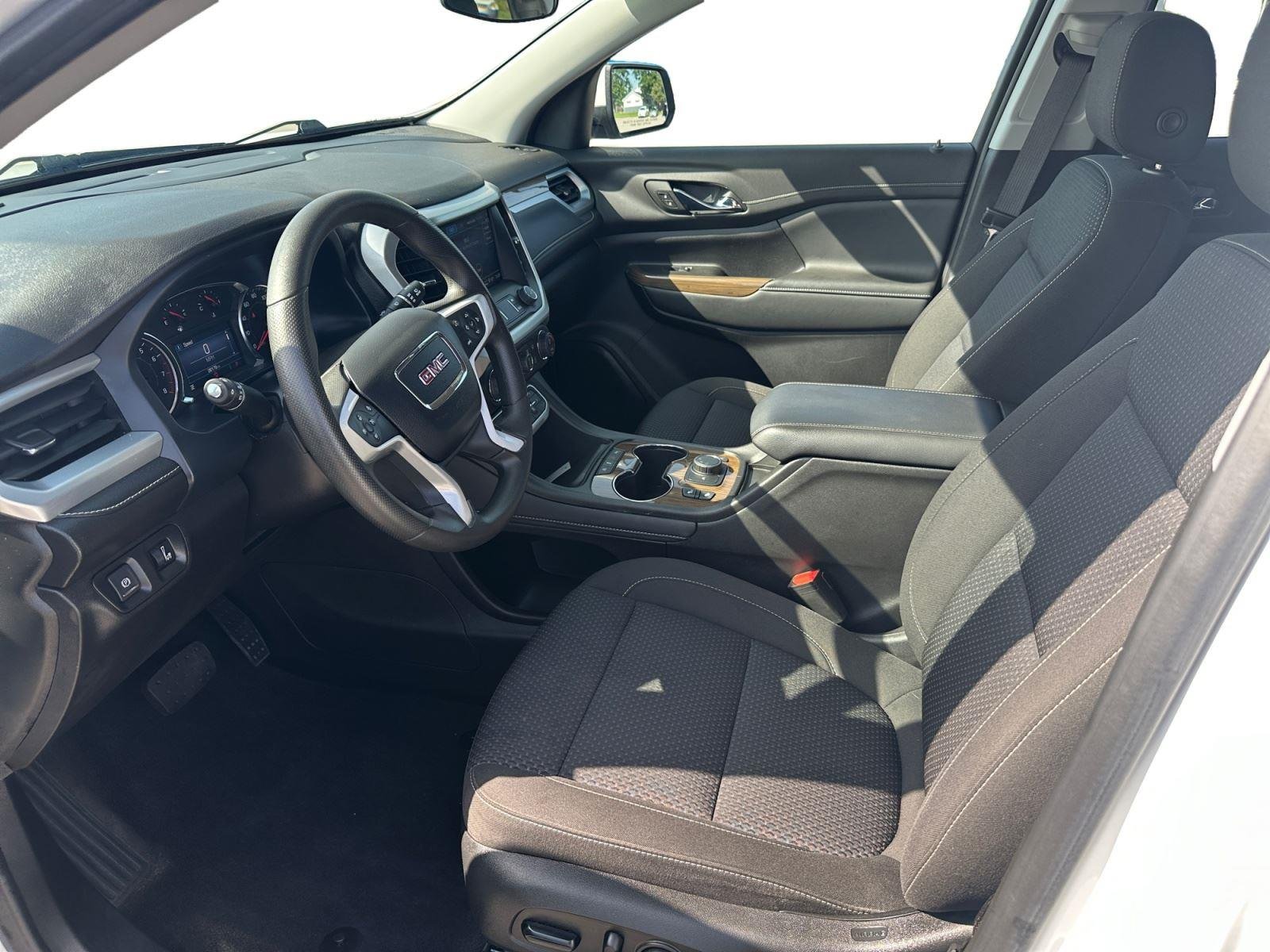Used 2023 Summit White GMC SLE image 10