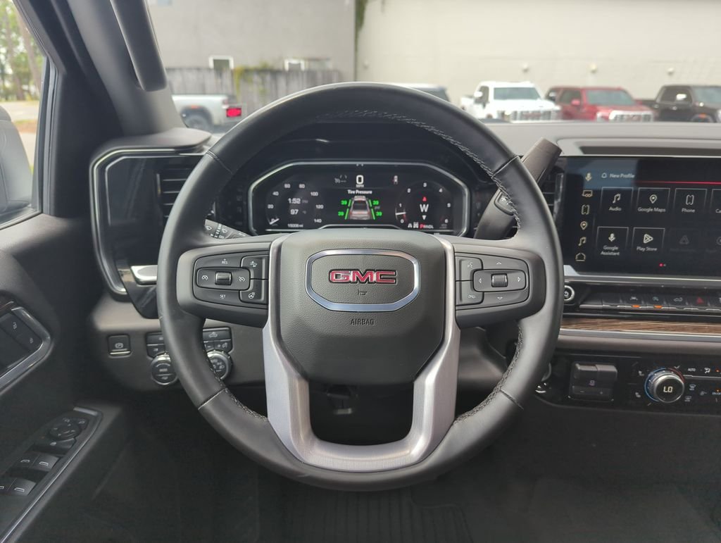 Used 2025 White GMC Elevation image 16