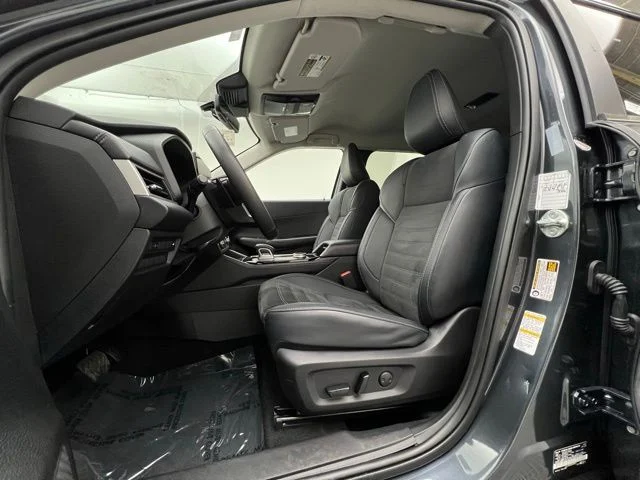 Used 2025 Moonstone Gray Metallic/Black Roof Mitsubishi SE image 37