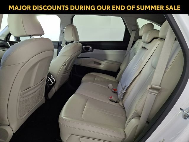 Used 2021 White Kia S image 12