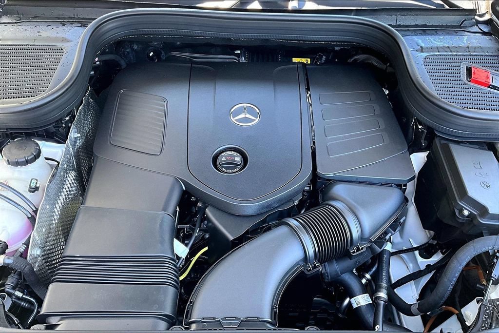 New 2026 MANUFAKTUR Moonlight White Metallic Mercedes-Benz GLE 350 image 25