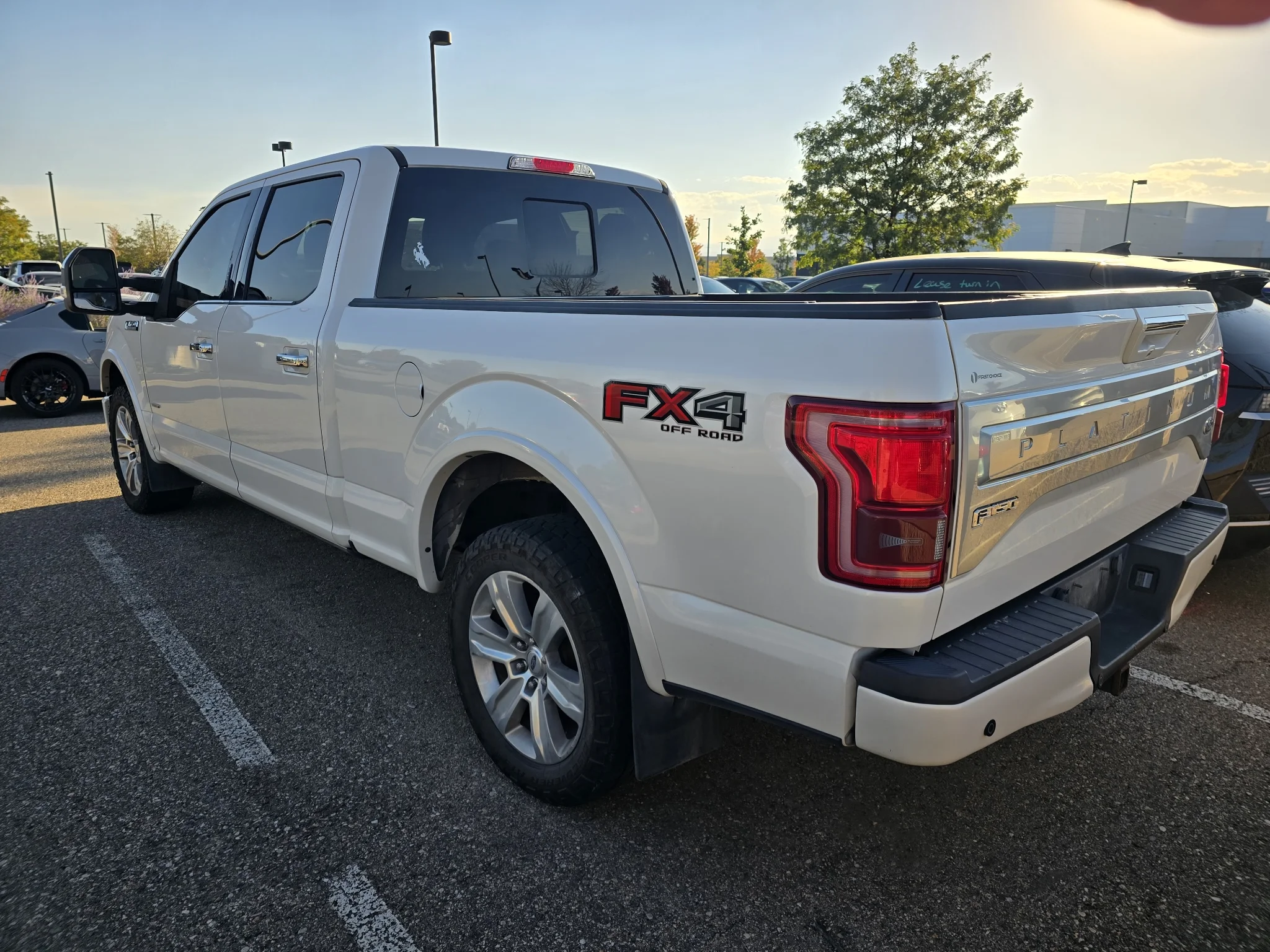 Used 2015 White Platinum Metallic Tri-Coat Ford Platinum image 3