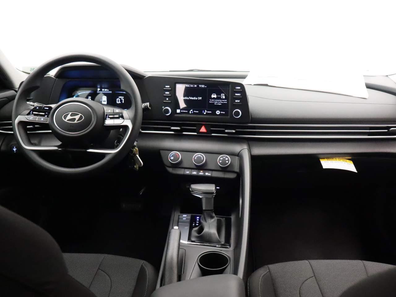 New 2026 Amazon Gray Pearl Hyundai SE image 12