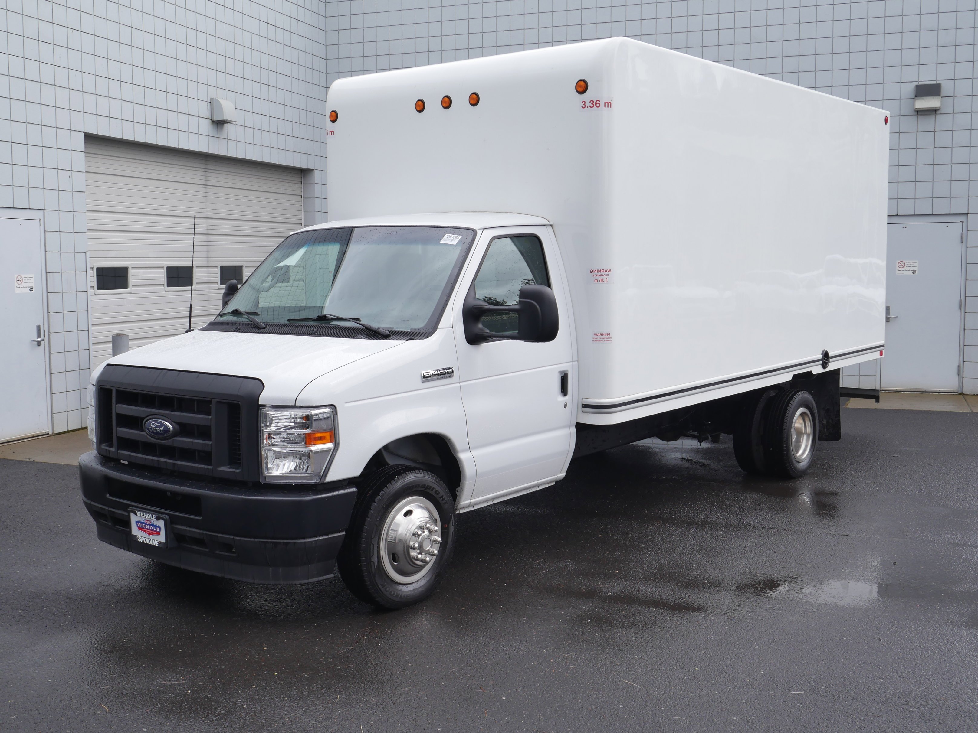 Certified Used 2025 Oxford White Clearcoat Ford  image 2