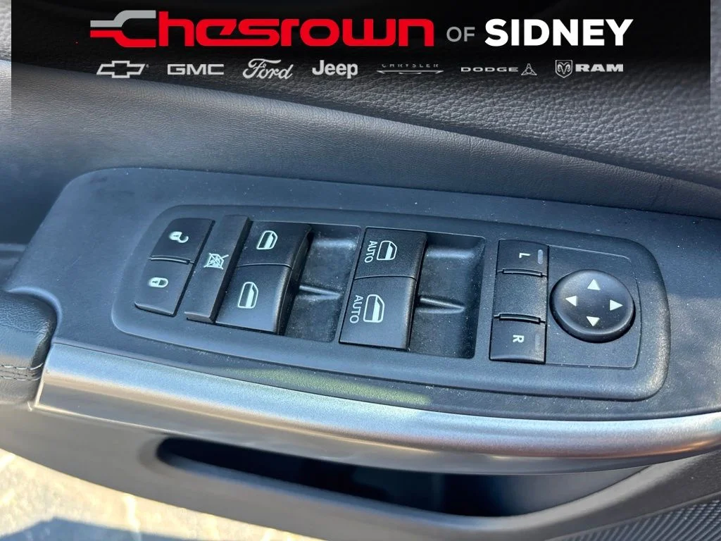 Used 2020 Red Jeep Latitude Plus image 17