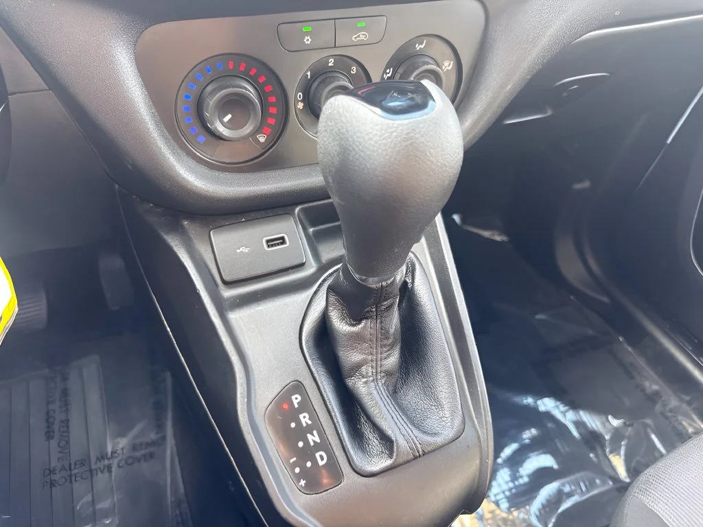 Used 2022 White Ram Base image 15