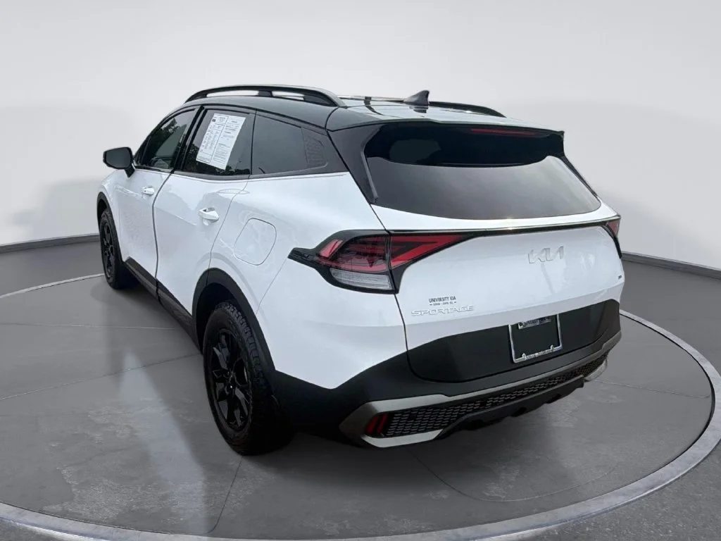 Used 2023 White Kia X-Pro Prestige image 5