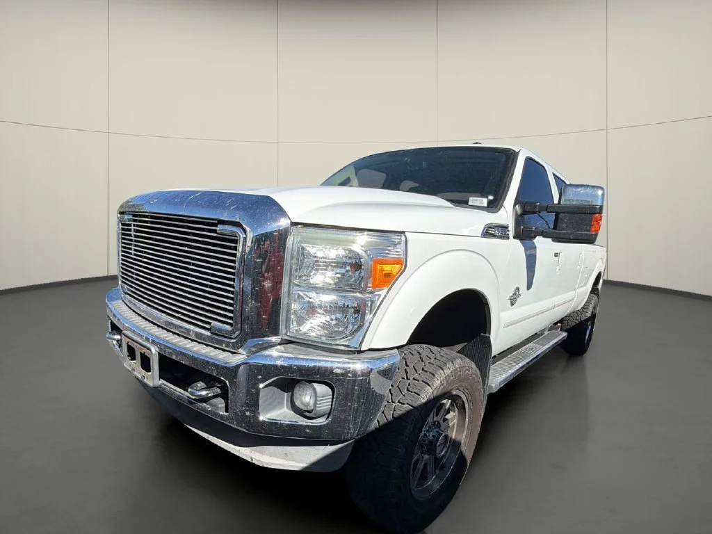 Used 2011  Ford XL image 3