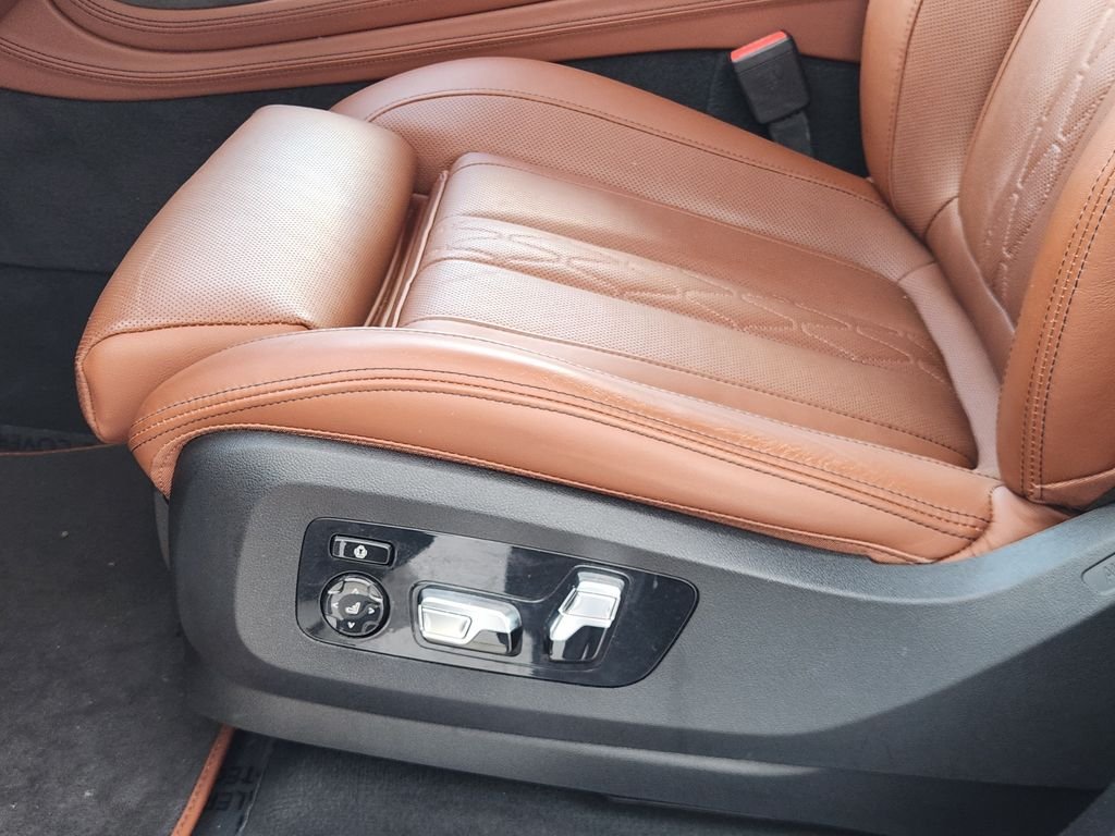 Used 2023 White Metallic BMW xDrive40i image 23
