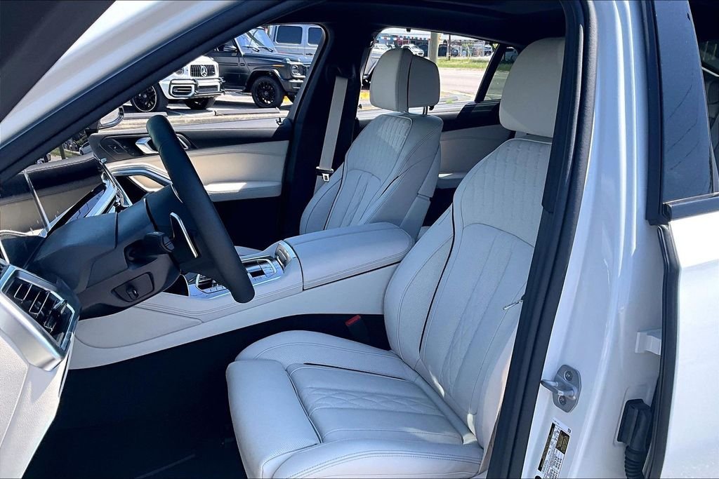 New 2027 White BMW xDrive40i image 8