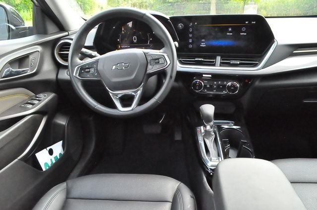 Used 2024 Gray Chevrolet ACTIV image 17