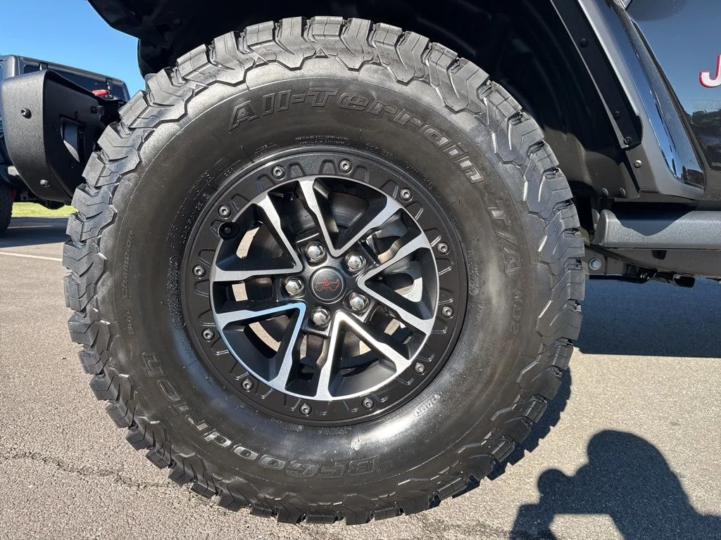 New 2026 Black Clear-Coat Exterior Paint Jeep Rubicon X image 14
