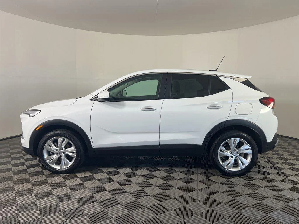 Used 2024 Summit White Buick Preferred image 25