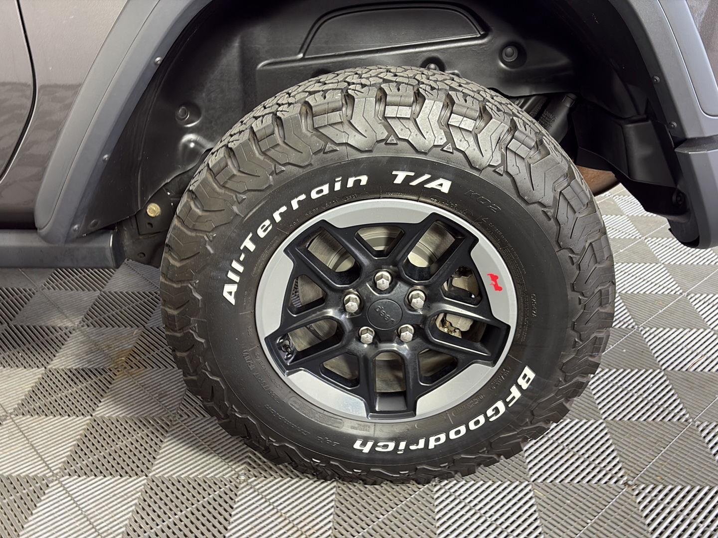 Used 2019 Granite Crystal Metallic Clearcoat Jeep Rubicon image 15