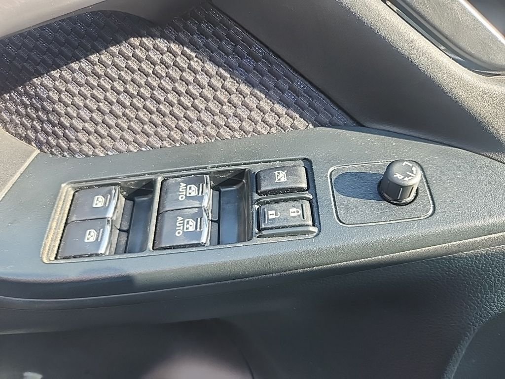 Used 2017 Silver Subaru 2.5i Premium image 25